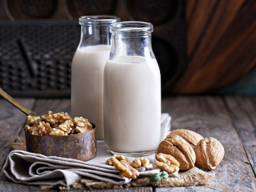 4 lưu ý khi uống sữa hạt giúp da đẹp, dáng thon