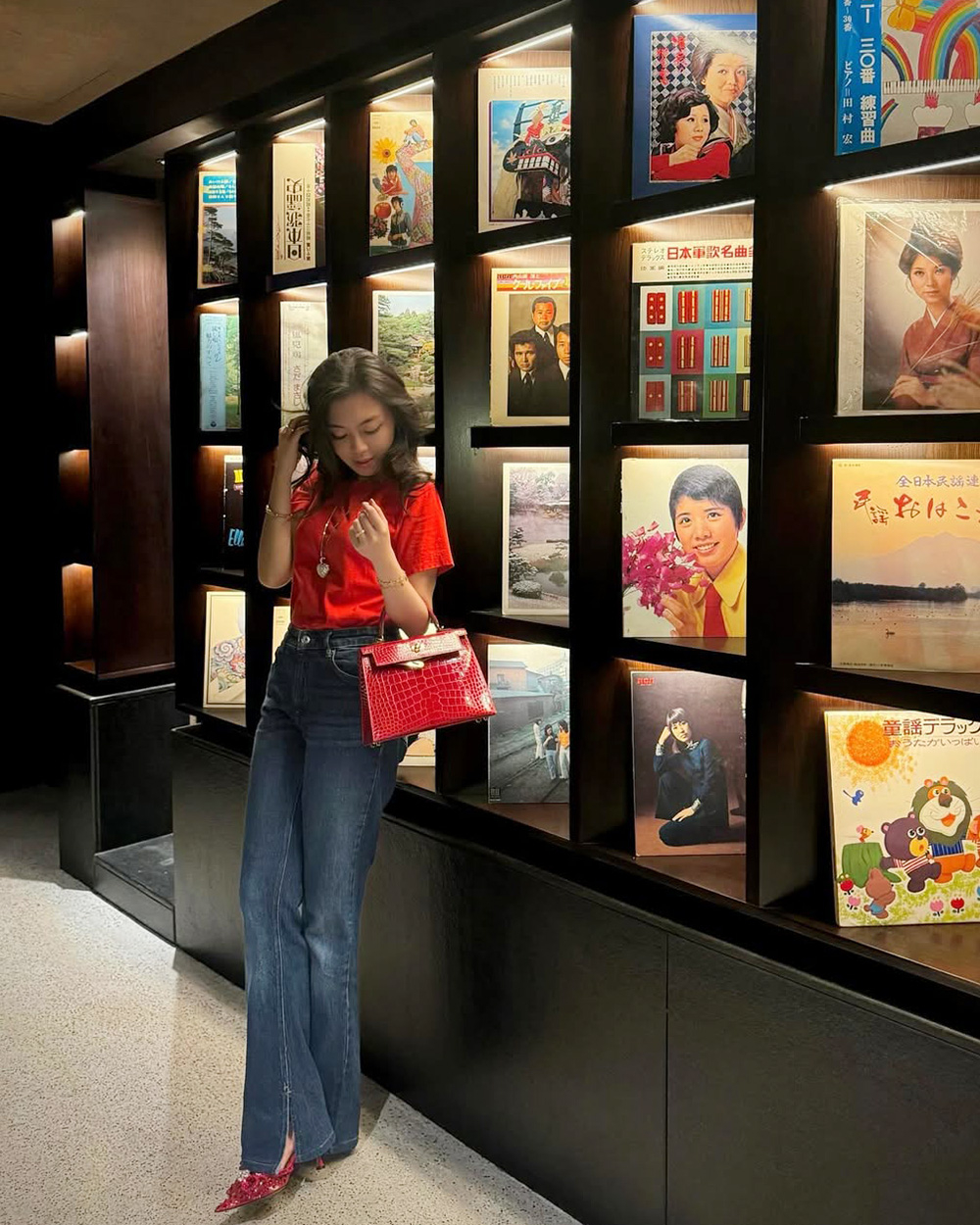 Ruby Nguyễn còn có phiên bản da cá sấu khoảng 45.000 USD (hơn 1,1 tỷ đồng).