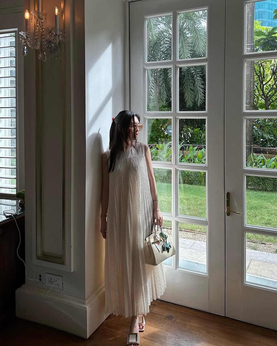 Birkin da đà điểu được yết từ 32.500 USD (hơn 850 triệu đồng) trên Madison Avenue Couture.