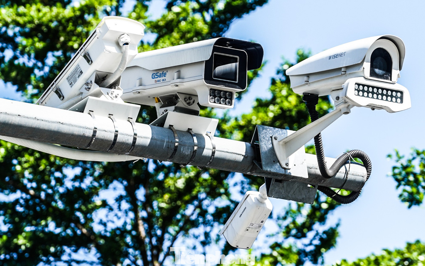 Được biết, camera AI có thể quay quét 360 độ, nhận diện biển số, khuôn mặt với khoảng cách từ 500 - 700m.