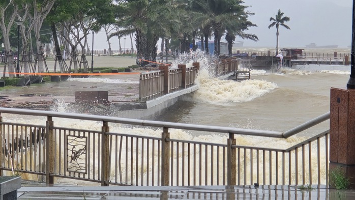 Tin tức 24h: Mưa lớn bắt đầu từ Quảng Trị và Huế đêm nay, phát triển đến Đà Nẵng vào ngày mai - 9
