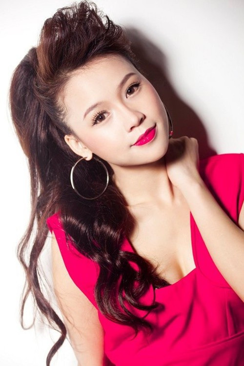 Nhan sắc Sam từ hot girl tuổi teen đến bà mẹ hai con vẫn xinh ngọt ngào - 3
