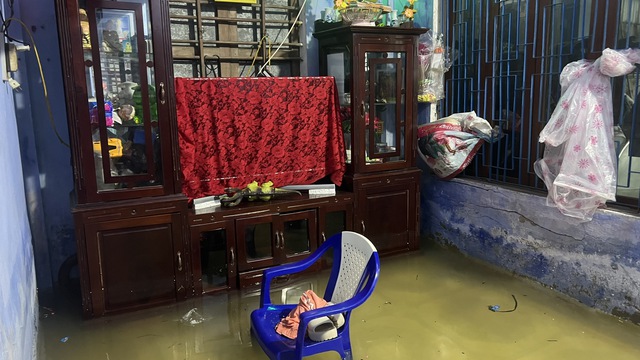 Những thứ như đồ điện tử đã được đưa lên cao.