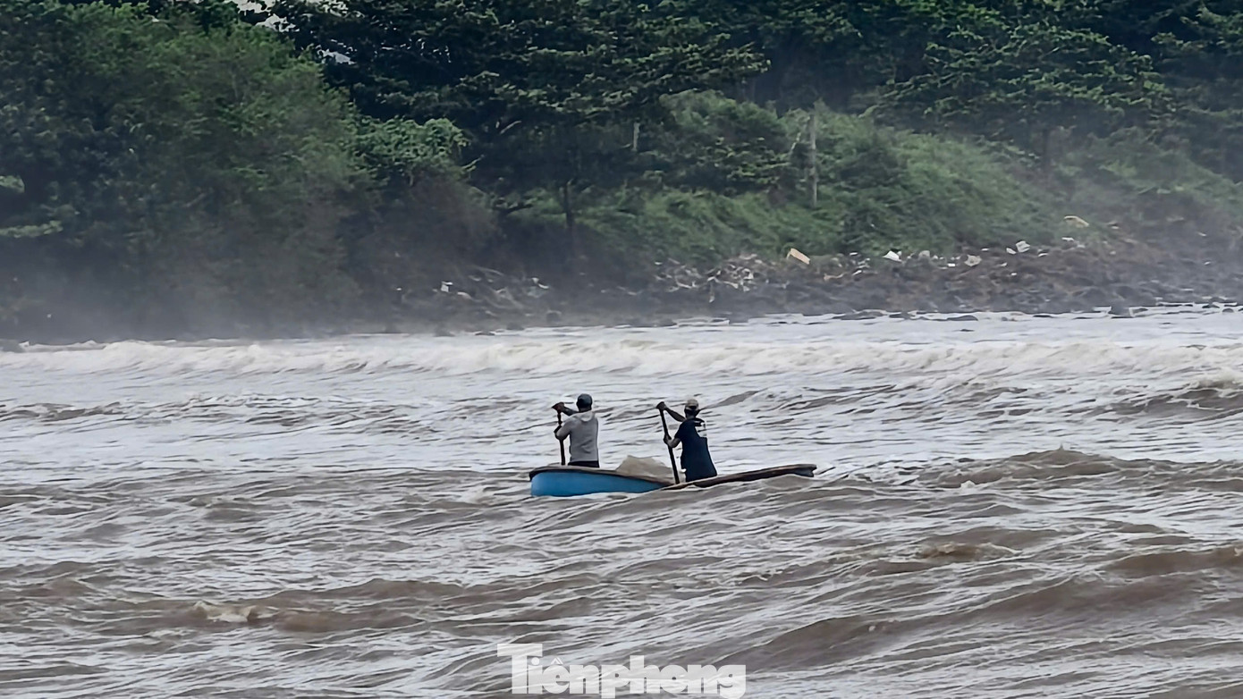 amp;#34;Đánh liềuamp;#34; ra khơi giữa sóng lớn, ngư dân Quảng Ngãi trúng đậm - 3