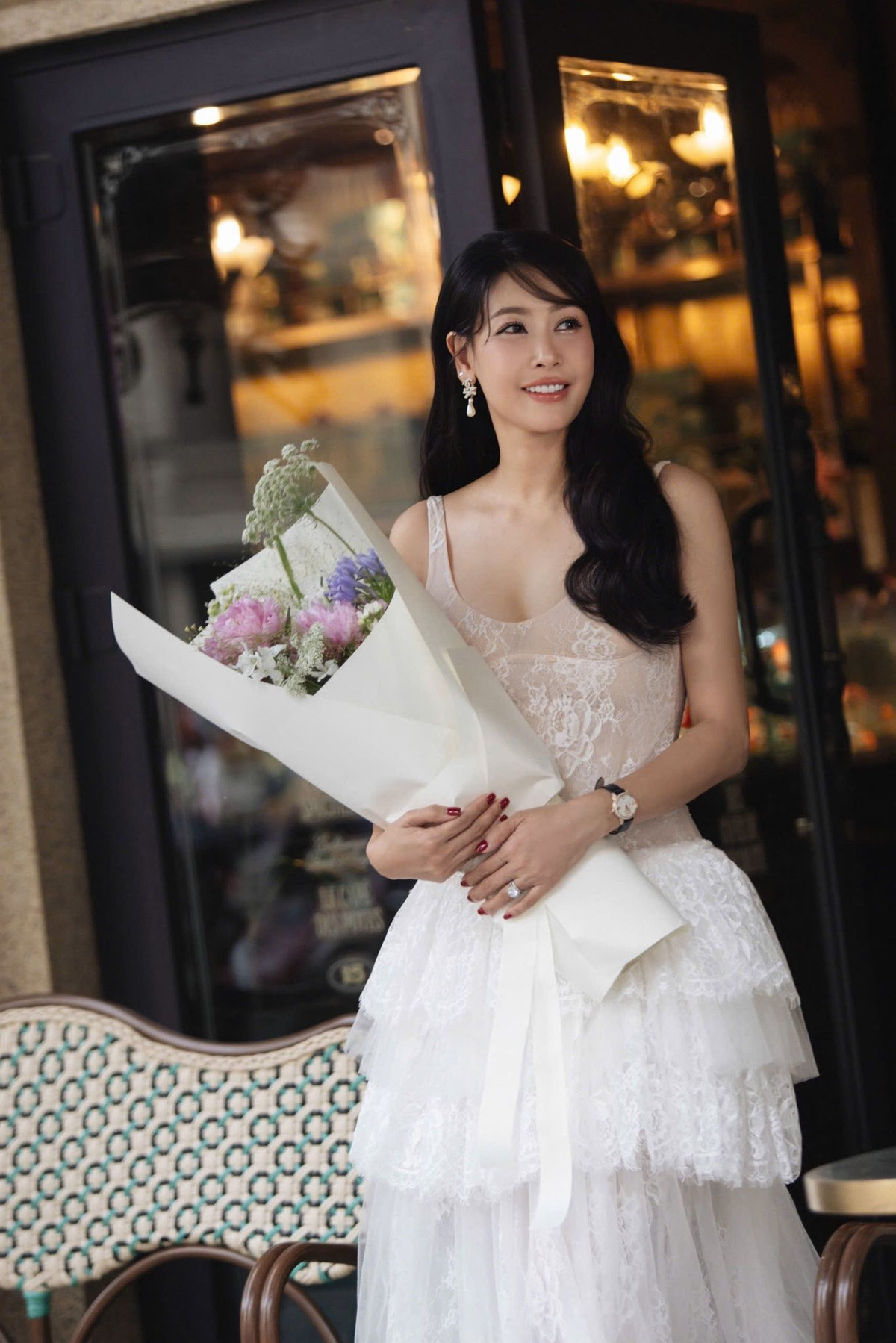 Hoa hậu Hà Kiều Anh rạng rỡ, trẻ trung ngỡ ngàng ở tuổi U50 - 1