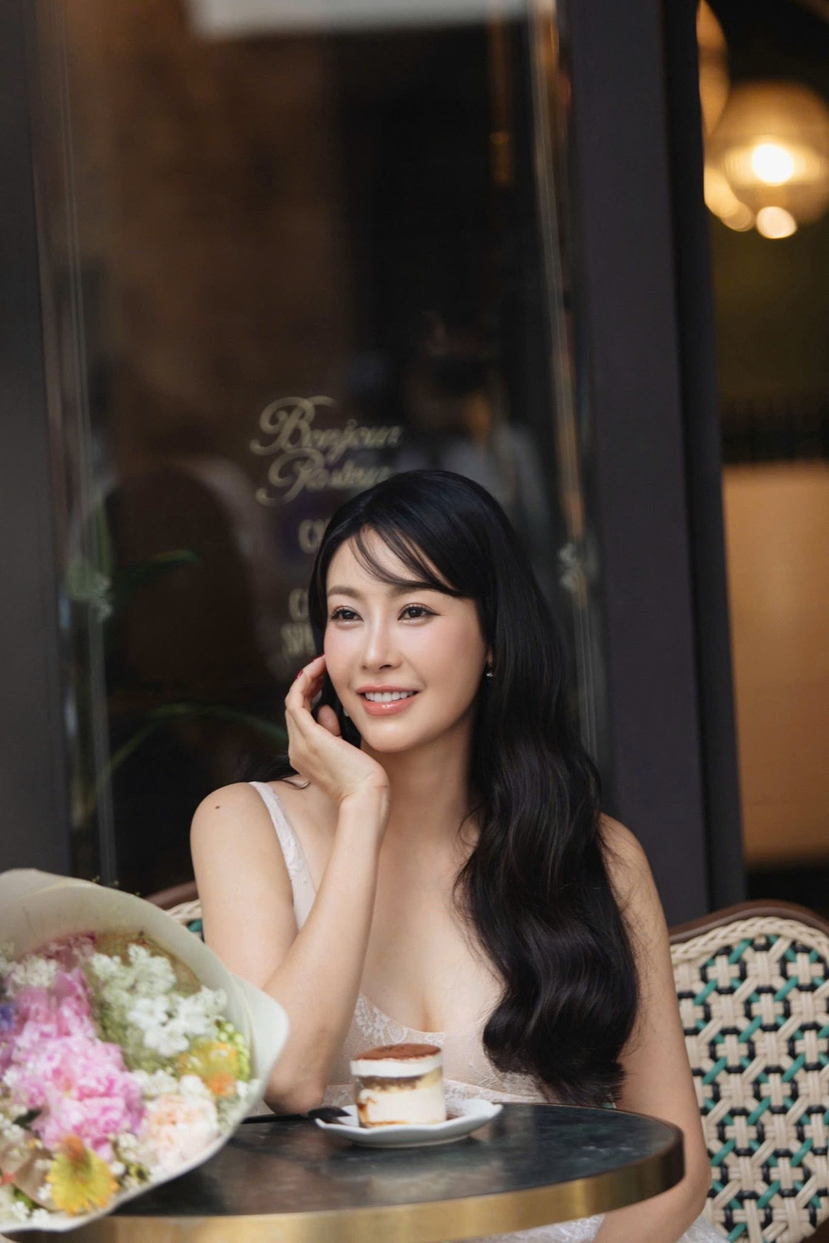 Hoa hậu Hà Kiều Anh rạng rỡ, trẻ trung ngỡ ngàng ở tuổi U50 - 5