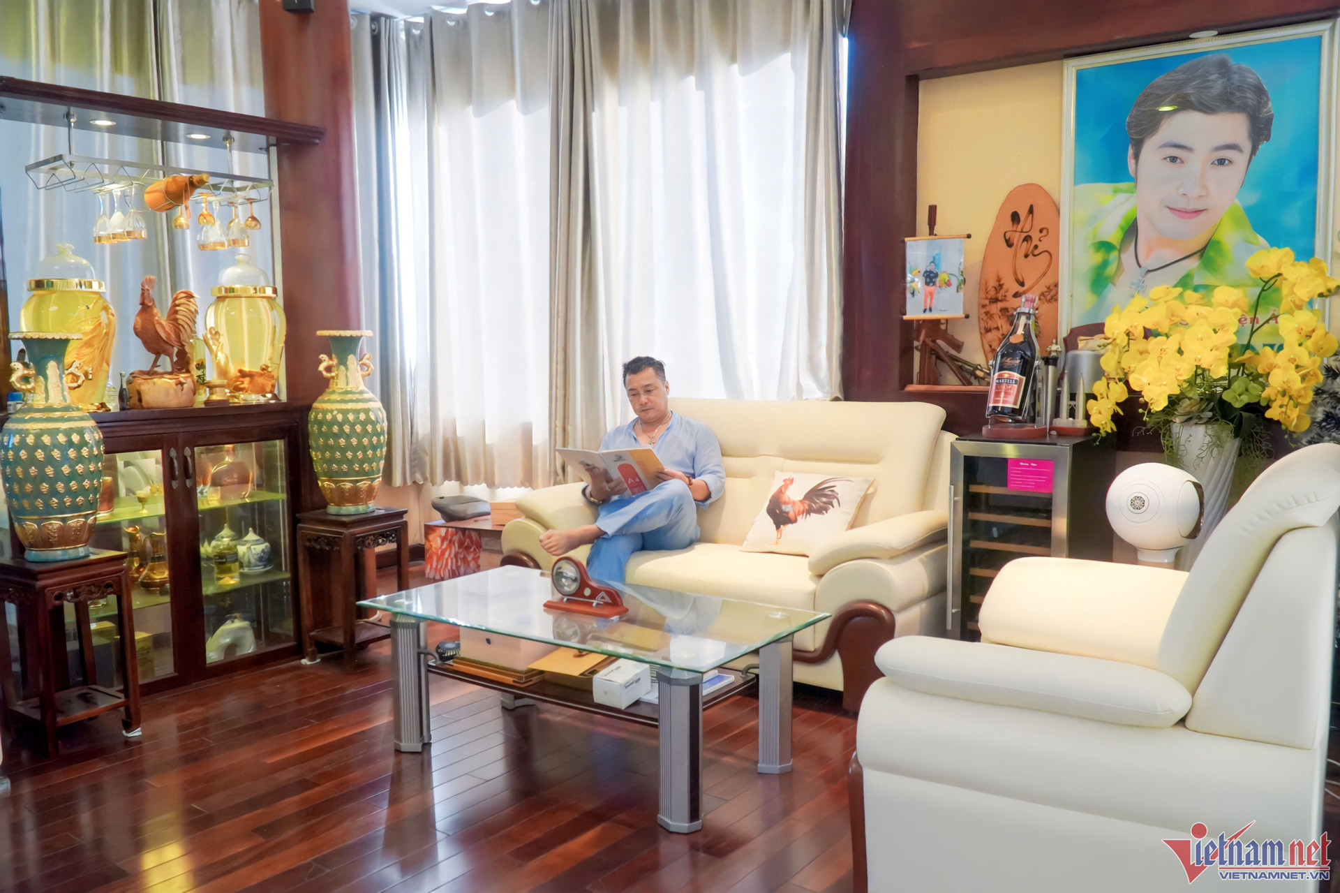 Không gian sống của Lý Hùng. Ảnh: Loan Lê