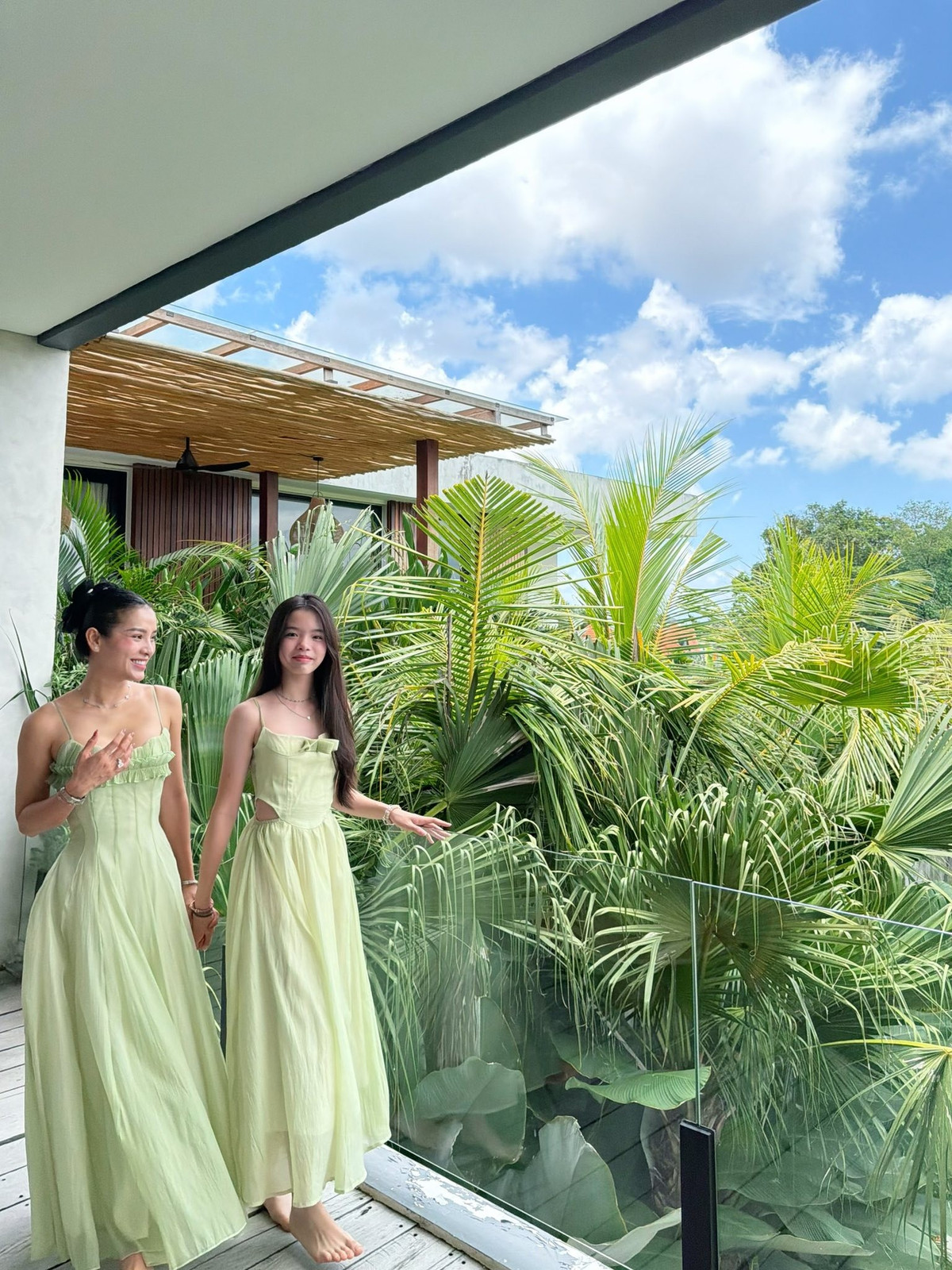 Phương Trinh Jolie và con gái giấu kín 9 năm gây sốt vì như hai chị em - 3