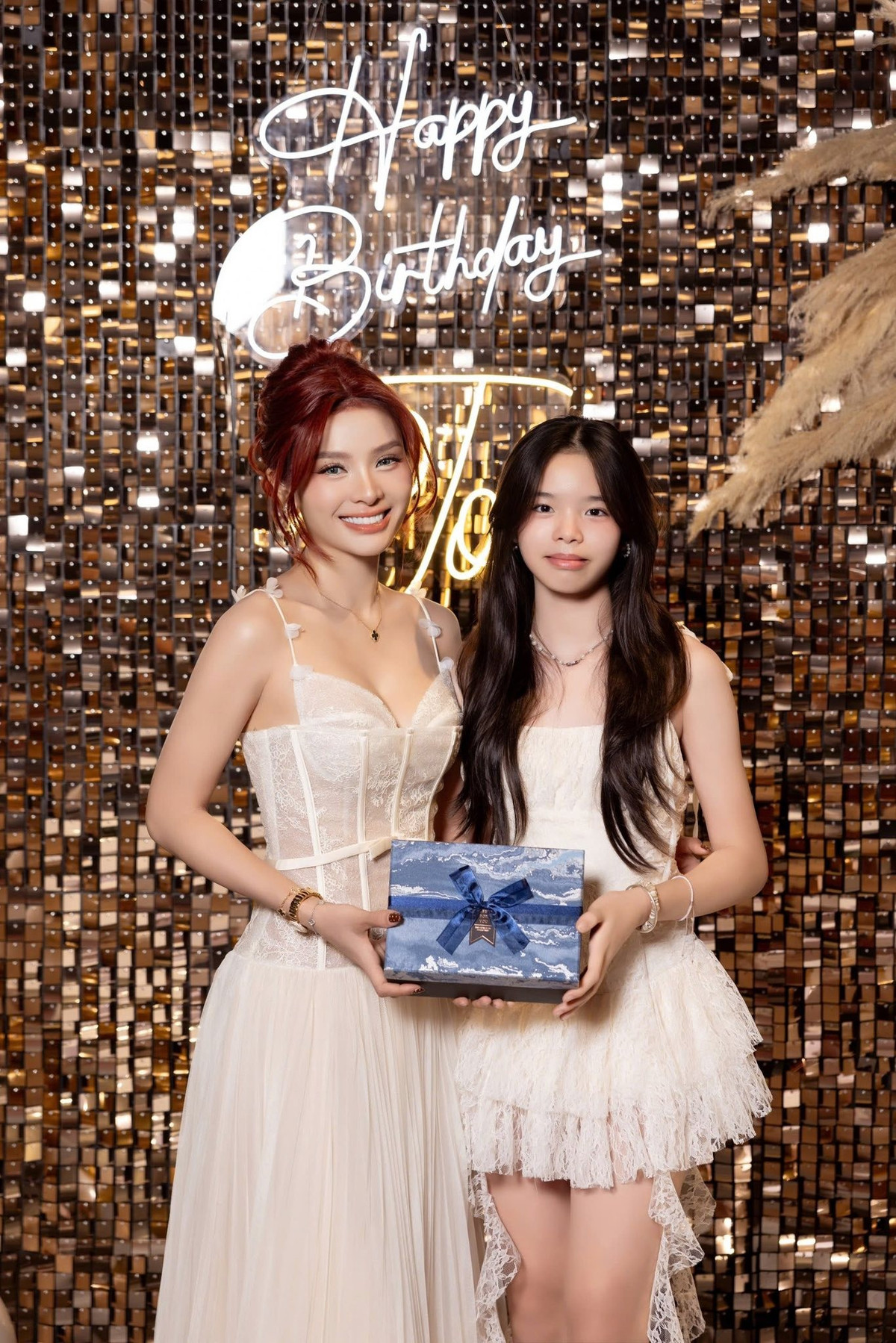 Phương Trinh Jolie và con gái giấu kín 9 năm gây sốt vì như hai chị em - 5