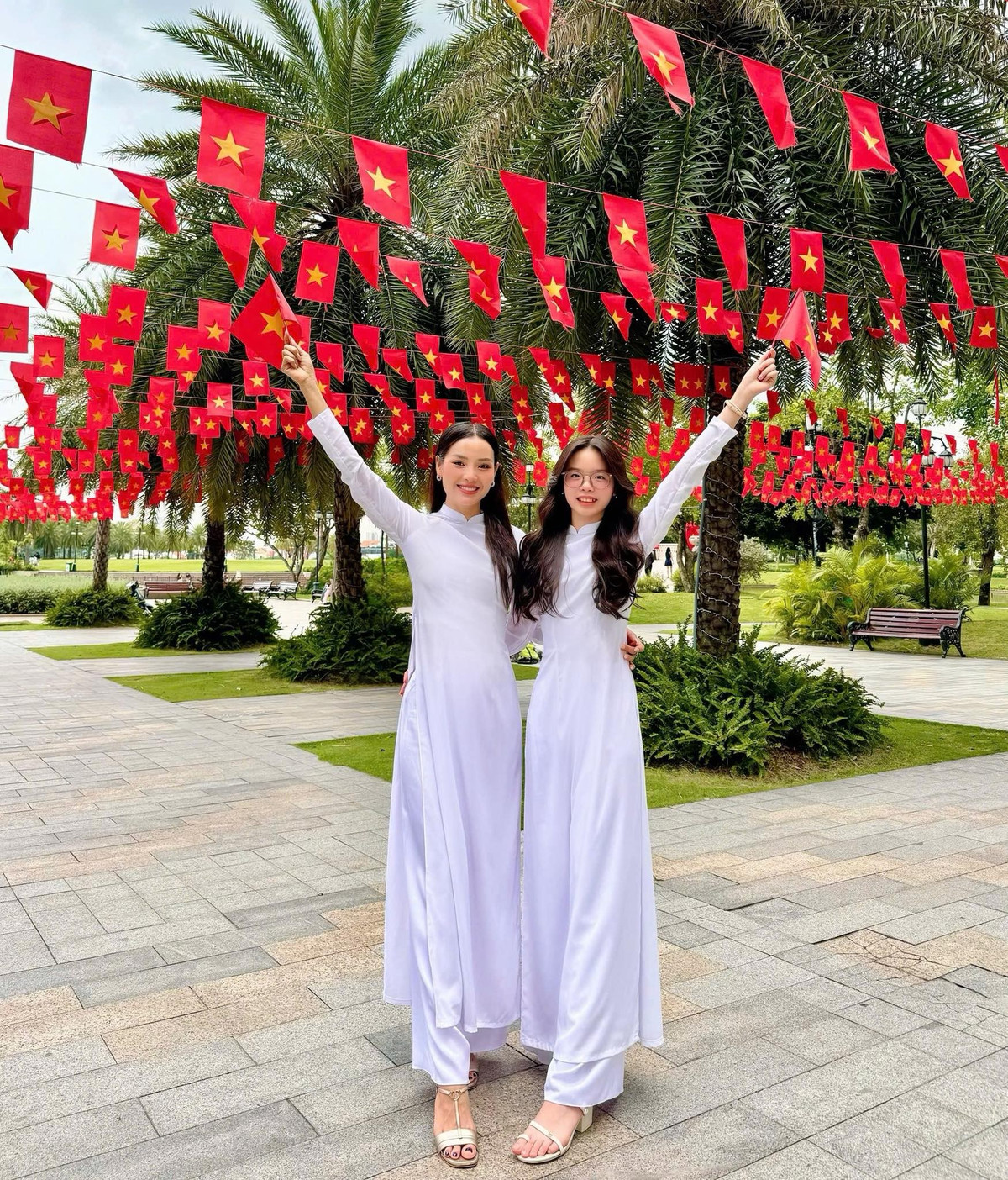 Phương Trinh Jolie và con gái giấu kín 9 năm gây sốt vì như hai chị em - 8