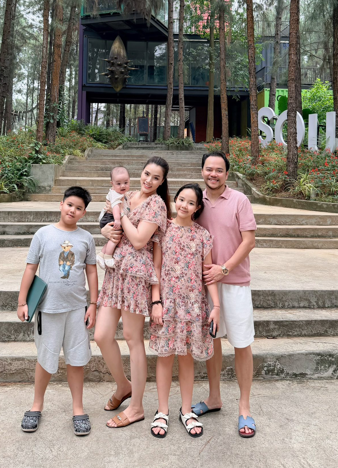 Con thứ ba kháu khỉnh của Trang Nhung và chồng đạo diễn - 6