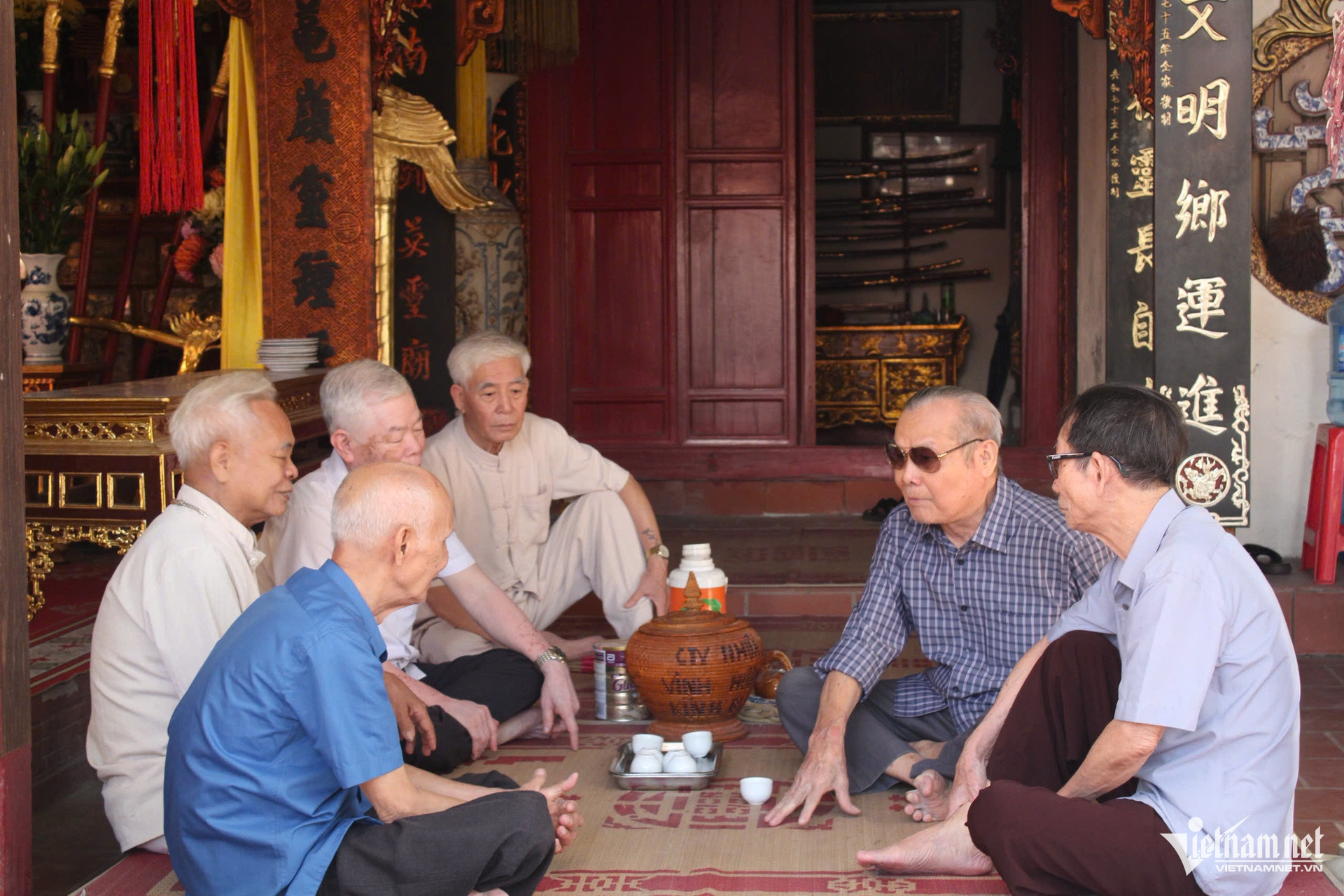 Chuyện lạ ở ngôi làng Hà Nội: Không ai gọi amp;#34;bốamp;#34;, 49 tuổi đồng loạt lên bô lão - 4