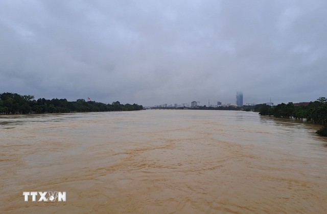 Lũ lịch sử amp;#34;nhấn chìmamp;#34; nhiều nơi ở Huế, Đà Nẵng, cảnh báo lũ quét và sạt lở đất 6 tỉnh - 6