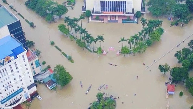 Lũ lịch sử amp;#34;nhấn chìmamp;#34; nhiều nơi ở Huế, Đà Nẵng, cảnh báo lũ quét và sạt lở đất 6 tỉnh - 15