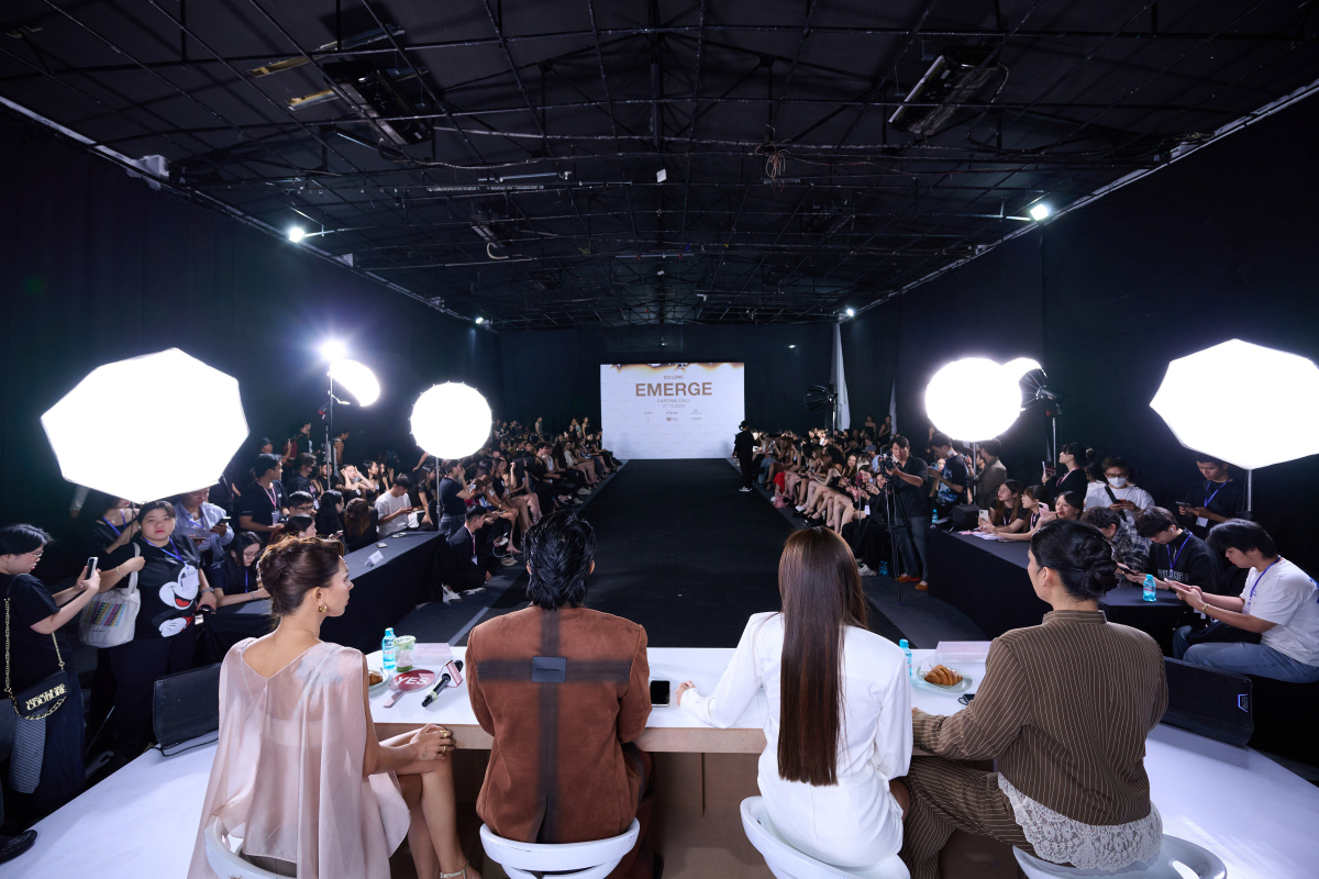 Sự kiện thu hút hơn 300 ứng viên, trong đó có nhiều gương mặt quen thuộc như Á hậu 2 Miss Universe Vietnam 2023 Hồng Đăng, á quân Vietnams Next Top Model 2025 Giang Phùng và Vũ Mỹ Ngân, Á hậu 1 Miss International Queen Vietnam 2025 Minh Anh...