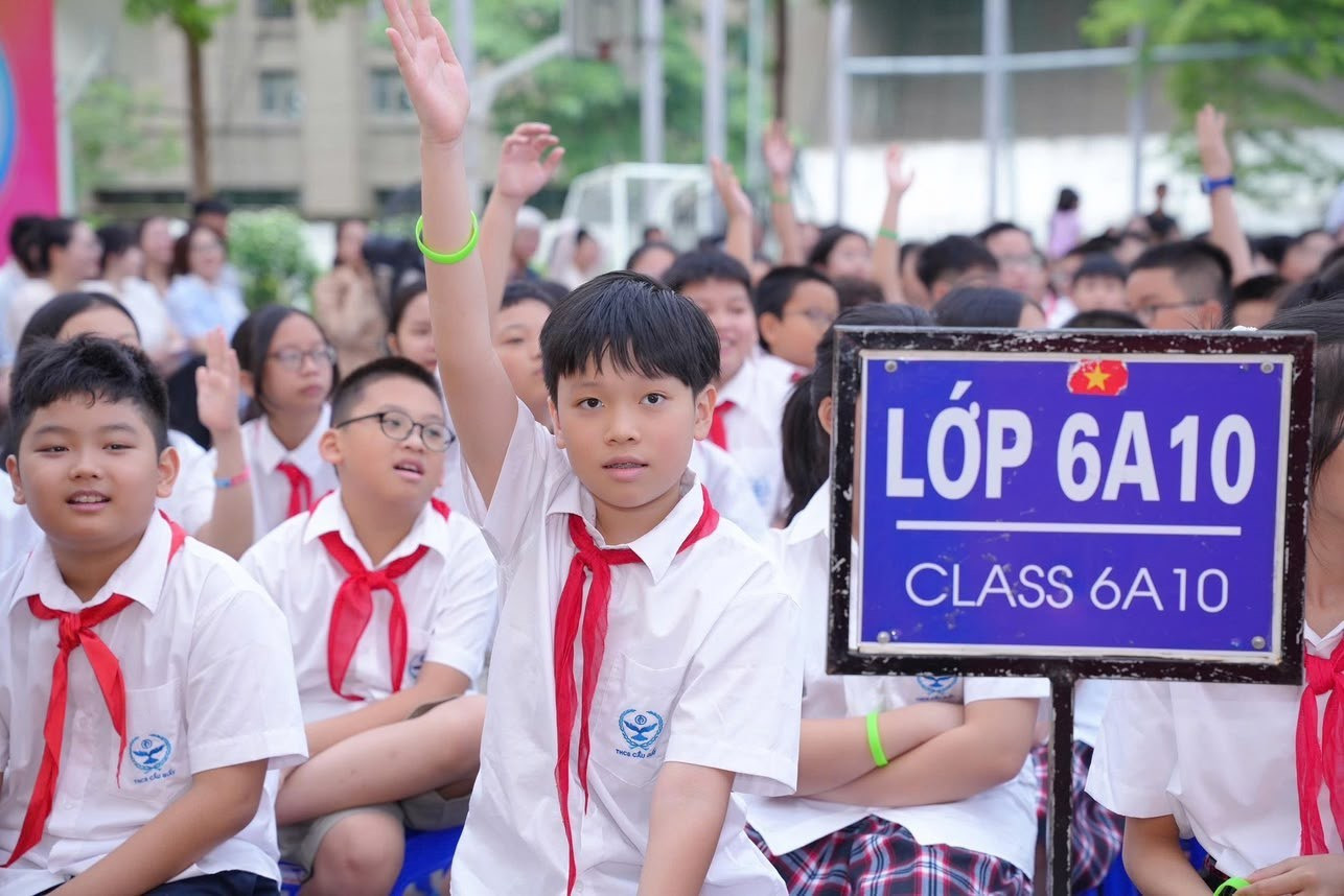 Trường học sẽ dạy tiếng Anh bắt buộc từ lớp 1 - 1