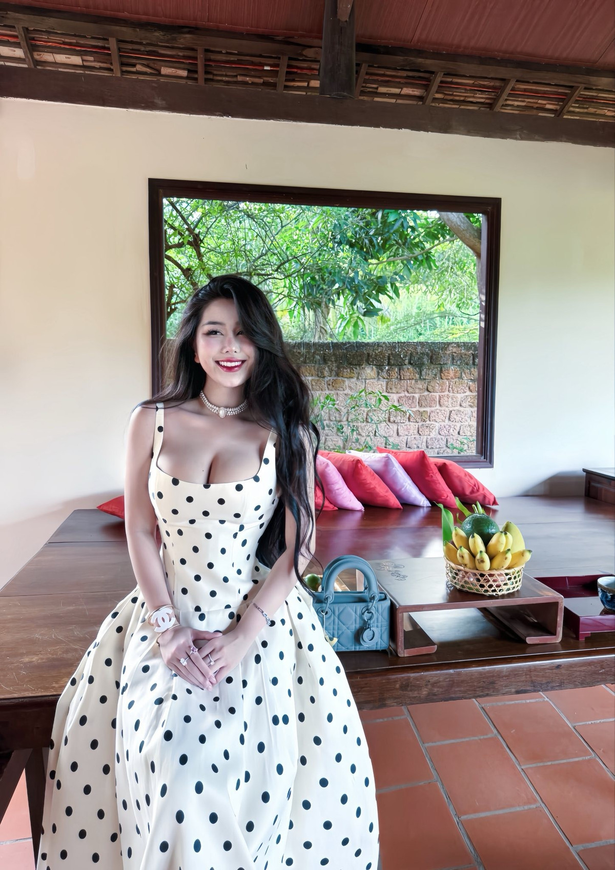 Nhan sắc như búp bê của amp;#34;đệ nhất hot girl Sài Gònamp;#34; Võ Ngọc Trân - 5