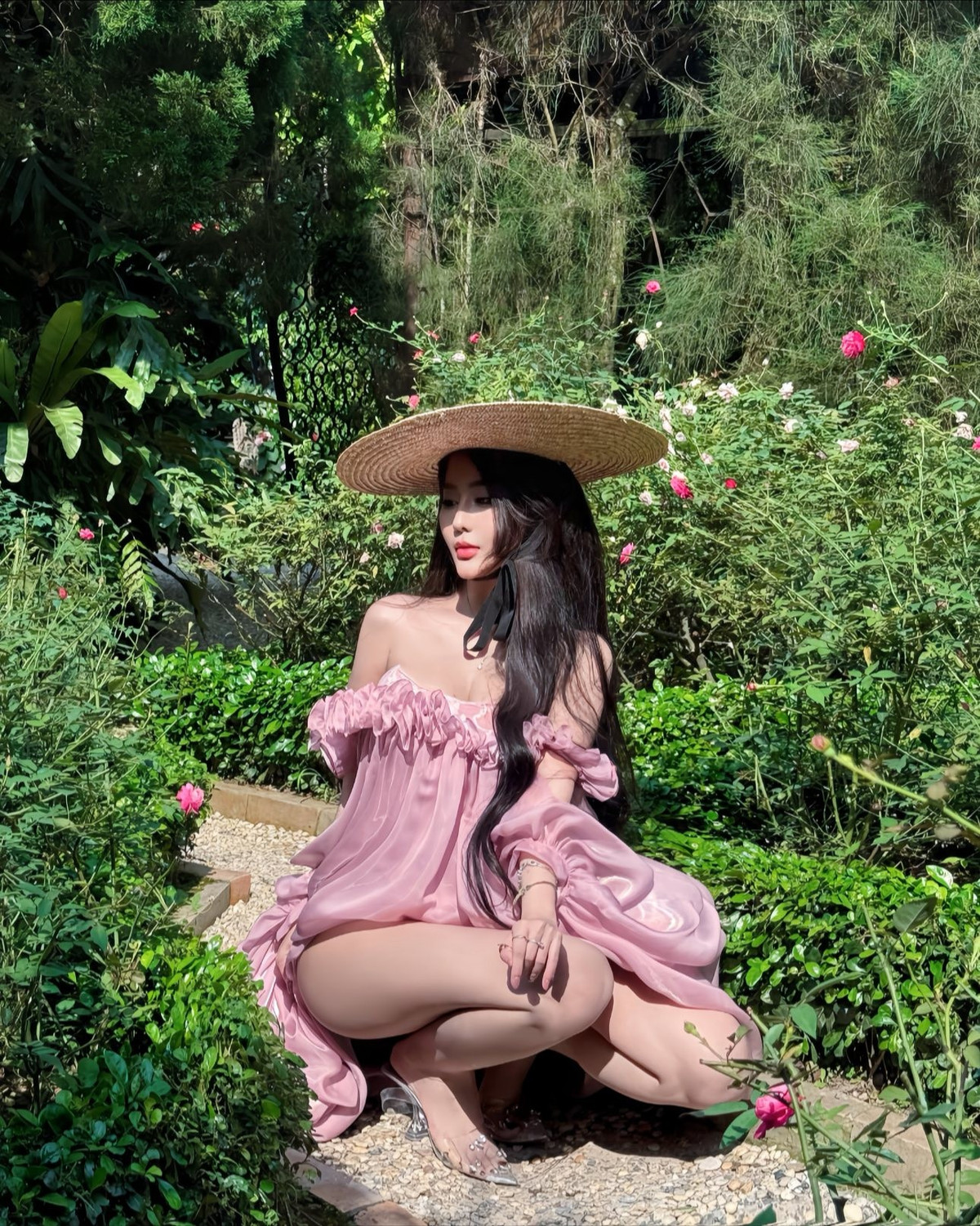 Nhan sắc như búp bê của amp;#34;đệ nhất hot girl Sài Gònamp;#34; Võ Ngọc Trân - 7