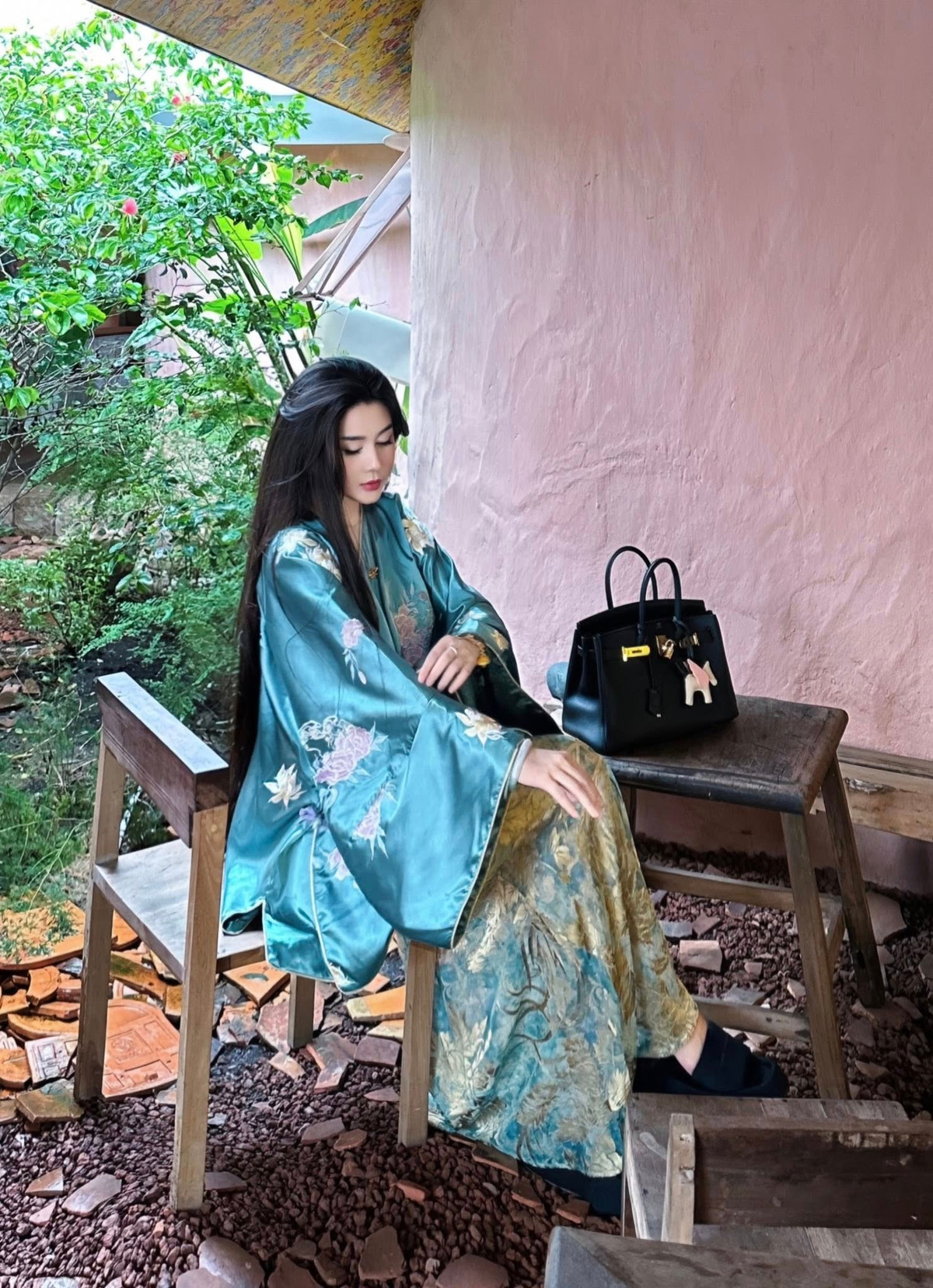 Nhan sắc như búp bê của amp;#34;đệ nhất hot girl Sài Gònamp;#34; Võ Ngọc Trân - 10