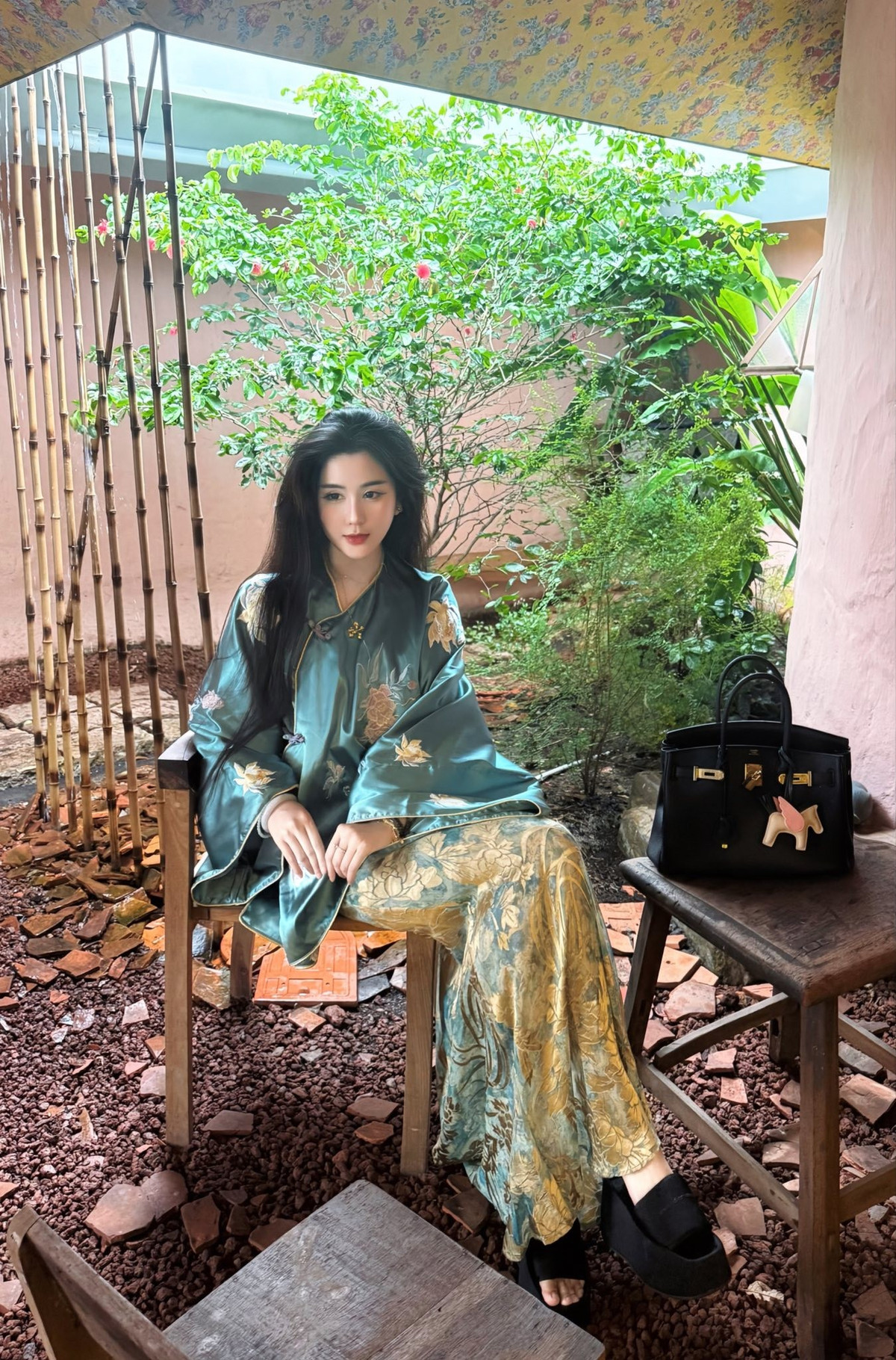 Nhan sắc như búp bê của amp;#34;đệ nhất hot girl Sài Gònamp;#34; Võ Ngọc Trân - 9