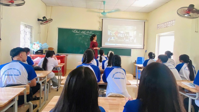 Một tiết học của cô và trò Trường THPT Xuân Mai (Hà Nội).