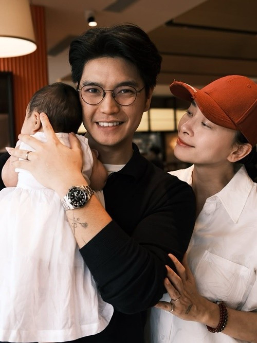 Huy Trần - Ngô Thanh Vân vừa đưa con gái Gạo đi nghỉ dưỡng ở biển. Ảnh: Instagram Huy Trần.