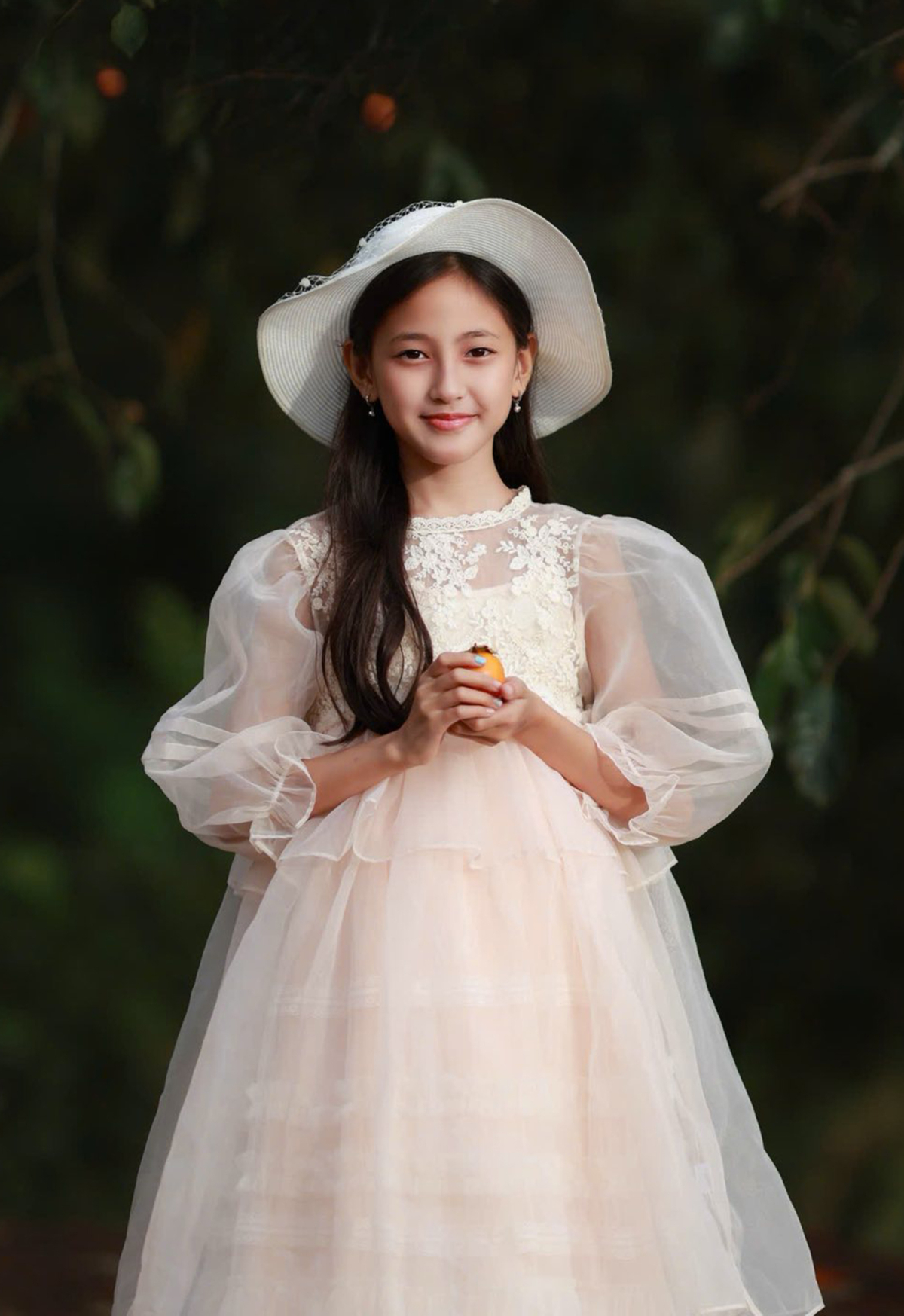 Con gái 10 tuổi của Hà Kiều Anh - 1