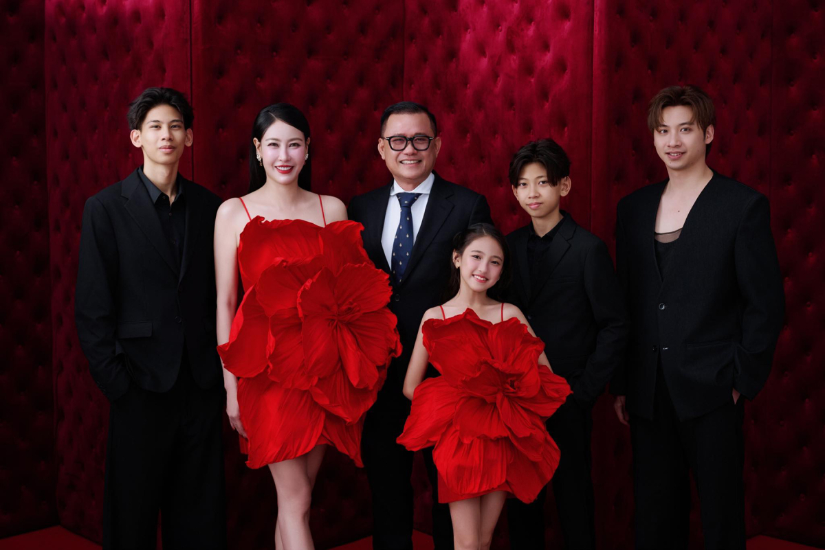 Con gái 10 tuổi của Hà Kiều Anh - 7