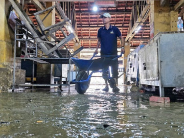 Người dân phố cổ Bao Vinh gượng dậy sau lũ lịch sử