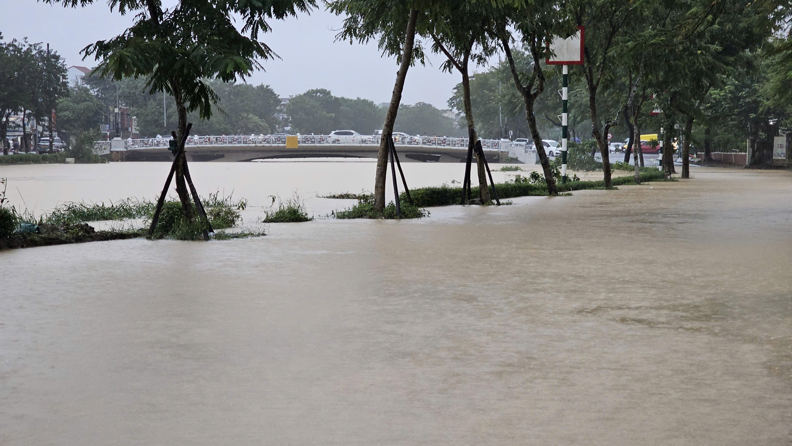 Đường Phan Đình Phùng.