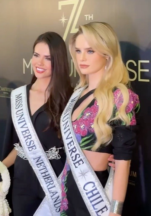 Mỹ nhân Chile đẹp như búp bê khiến Hương Giang phải amp;#34;dè chừngamp;#34; - 1