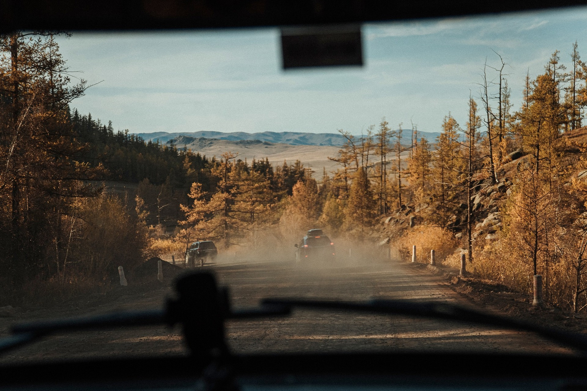 Khách Việt Đi Ngắm Thu Ở Mông Cổ: Ngày Say Xe Dữ Dội, Đêm Canh Củi Đốt Lò Những Đoạn Đường Đất Bụi Mù, Nhiều Ổ Gà Lởm Chởm