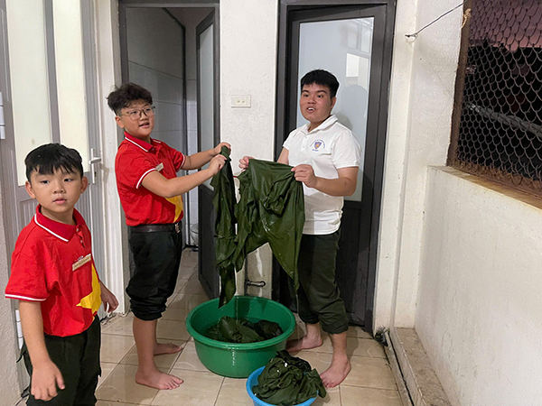 Be cũng tham gia rất nhiều hoạt động ngoại khóa để rèn luyện đức tính tự lập từ bé. Với Thu Quỳnh, việc nuôi và dạy để con trưởng thành mỗi ngày là rất quan trọng.