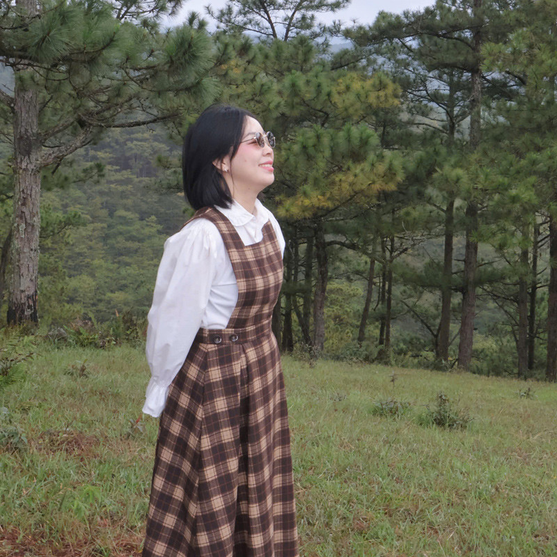 Cô dần lấy lại niềm tin sống nhờ tình yêu của chàng trai cùng lớp