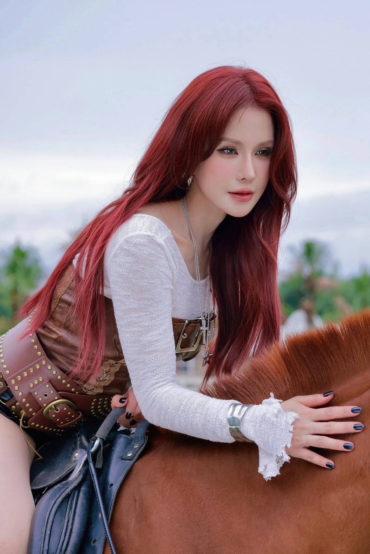 Các bức ảnh đã phô diễn trọn vẹn vòng eo thon gọn, không chút mỡ thừa và đặc biệt là vòng 1, vòng 3 đầy đặn. (Ảnh: IGNV)