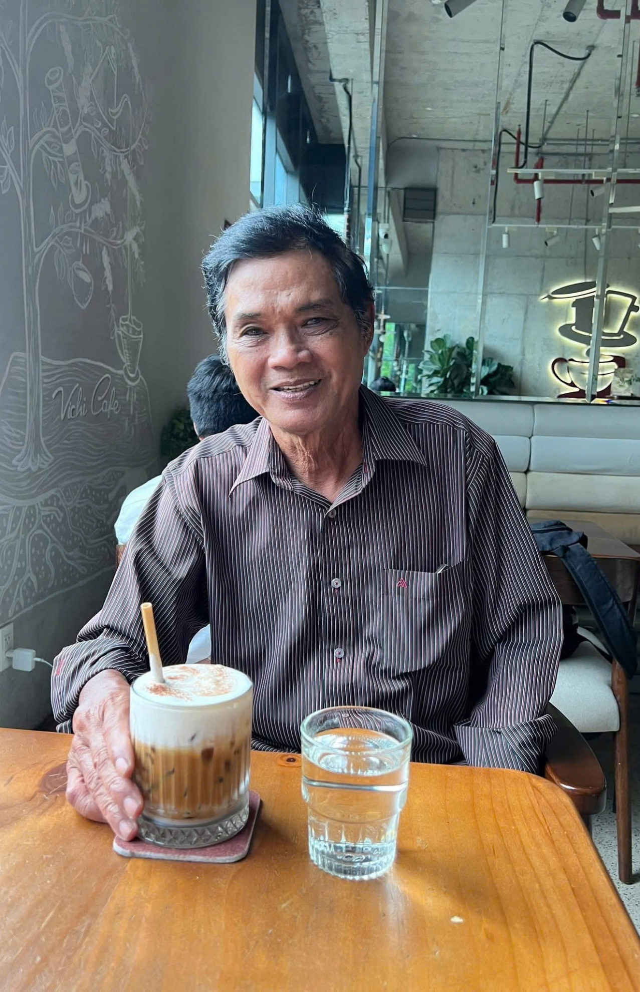 Diễn viên Mai Trần cay đắng giải nghệ vì bệnh tật, vợ kém 20 tuổi kề cận chăm sóc - 5