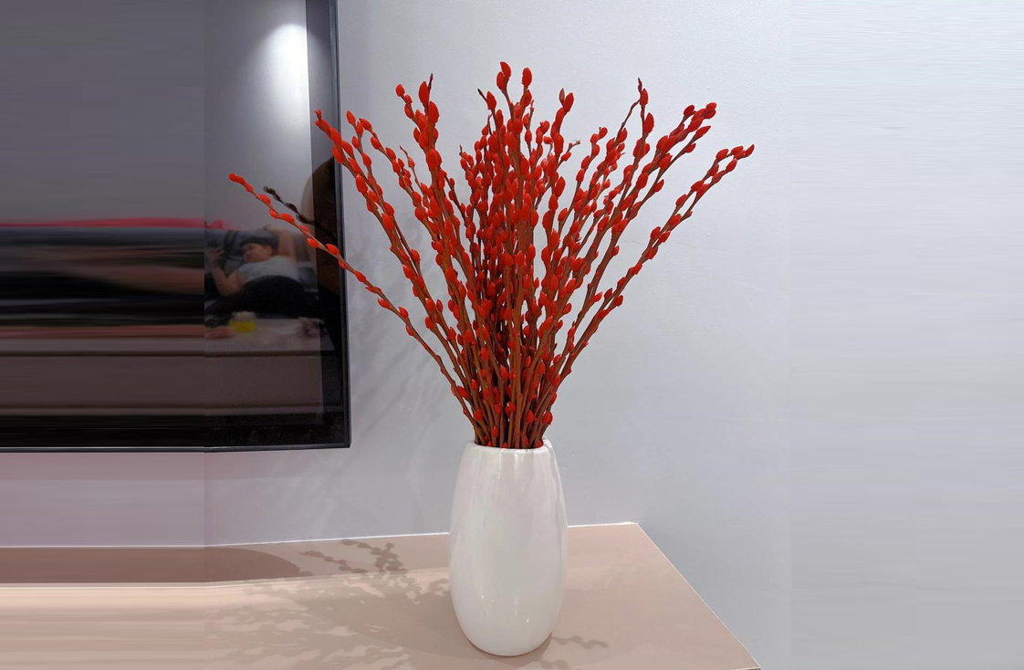 Ngân liễu với sắc ánh bạc đặc trưng, biểu tượng của sự hanh thông, thịnh vượng và bình an. Ảnh: Baidu