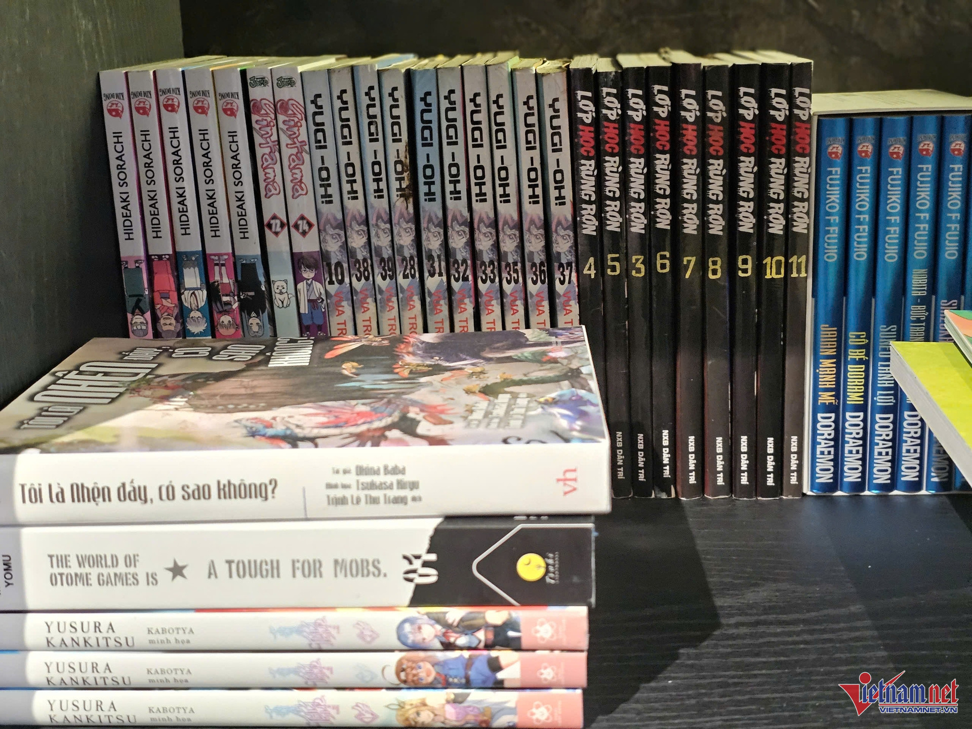 Nhạc sĩ Nguyễn Văn Chung còn sưu tập truyện tranh với nhiều tác phẩm nổi tiếng như: Doraemon, Pokémon, Tôi thăng cấp một mình (Solo Leveling), Thanh gươm diệt quỷ, Tôi là nhện đấy, có sao không? (Hepburn: Kumo desu ga, Nani ka?), Vua trò chơi (Yugi Oh!), Gintama...