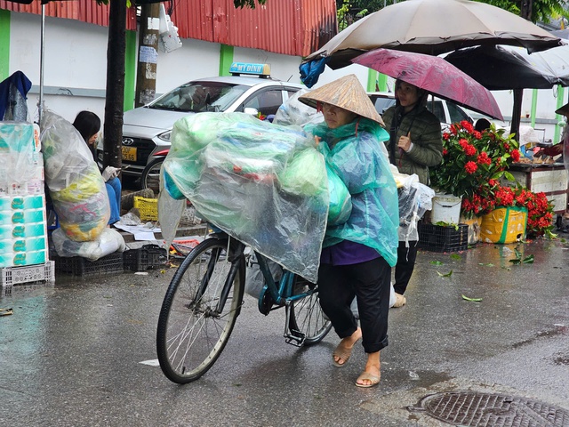 Miền Bắc mưa rải rác trước khi hửng nắng vào ngày mai.