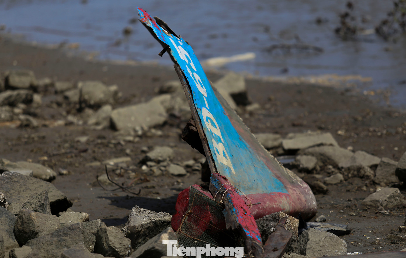 Theo Chi cục Thủy sản - Sở Nông nghiệp và Môi trường tỉnh Gia Lai, bão số 13 đã gây thiệt hại nặng nề cho ngành khai thác và nuôi trồng thủy sản tại địa phương. Toàn tỉnh có 80 tàu cá bị đánh chìm, 88 tàu bị hư hỏng và nhiều thúng máy, thuyền máy và thúng bơi bị cuốn trôi.