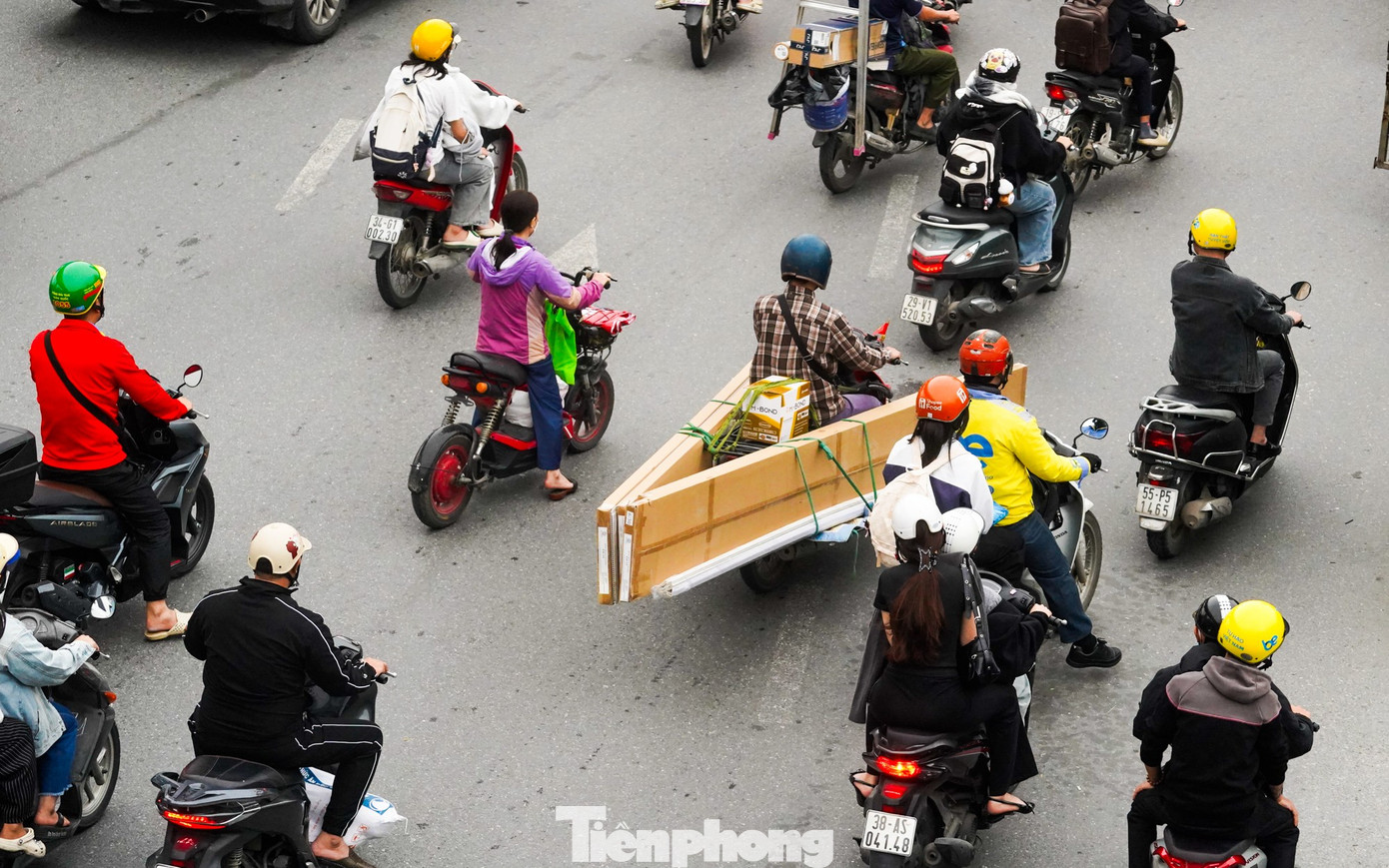 Muôn kiểu chiêu trò che biển né amp;#34;mắt thầnamp;#34; AI trên đường phố Hà Nội - 17