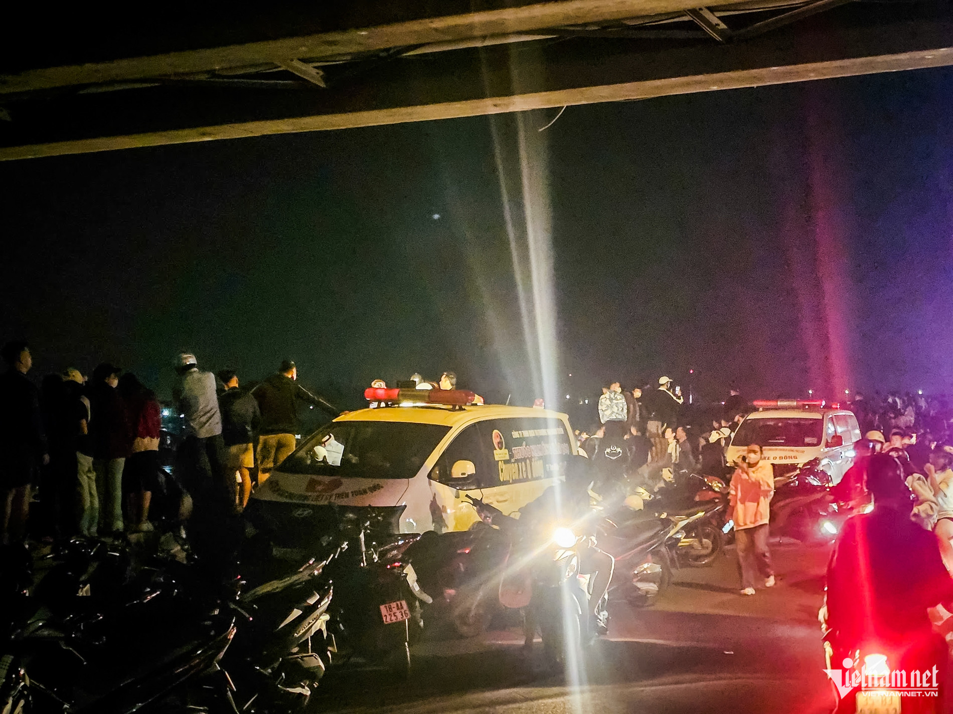 3 xe cấp cứu được điều động