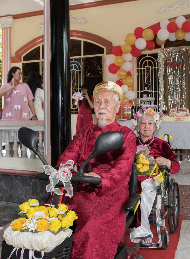 Cụ Danh một lần nữa đón vợ về dinh 