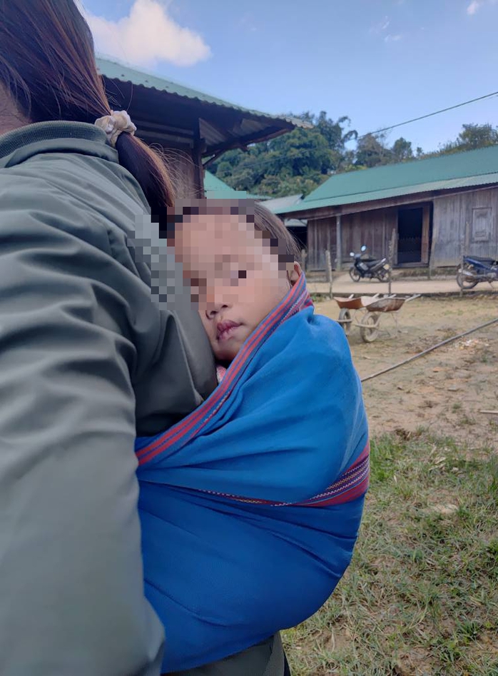 Vợ chồng chị Tép mất tích, có 2 con nhỏ trong đó đứa út chưa tròn 2 tuổi (Ảnh: Facebook)