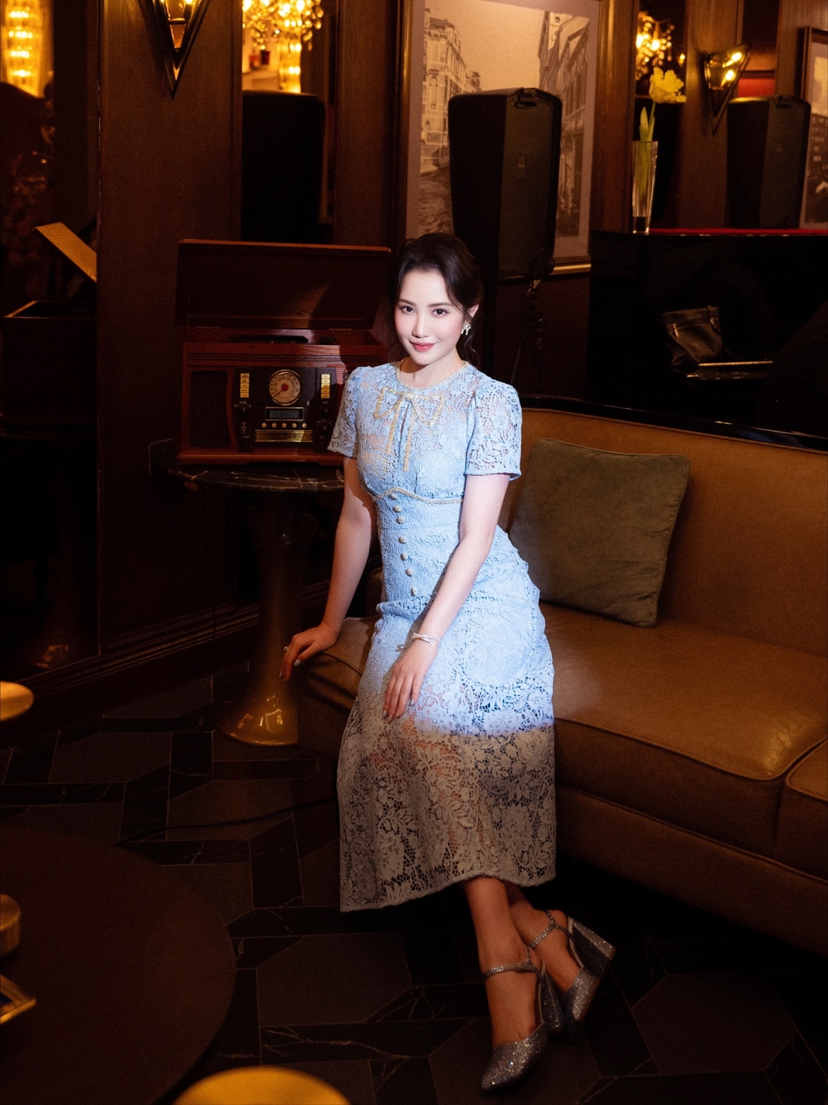 Nhiều bạn bè khen Primmy Trương ngày càng nhuận sắc sau sinh con. Không ít bình luận cho rằng cô có gu chọn đồ. Thích phong cách của bạn này, trông nhẹ nhàng mà sang; Lần nào ngắm ảnh của Primmy cũng thích cách bạn phối đồ; Xin thông tin trang phục giống Primmy, đẹp quá..., một số khán giả bình luận.