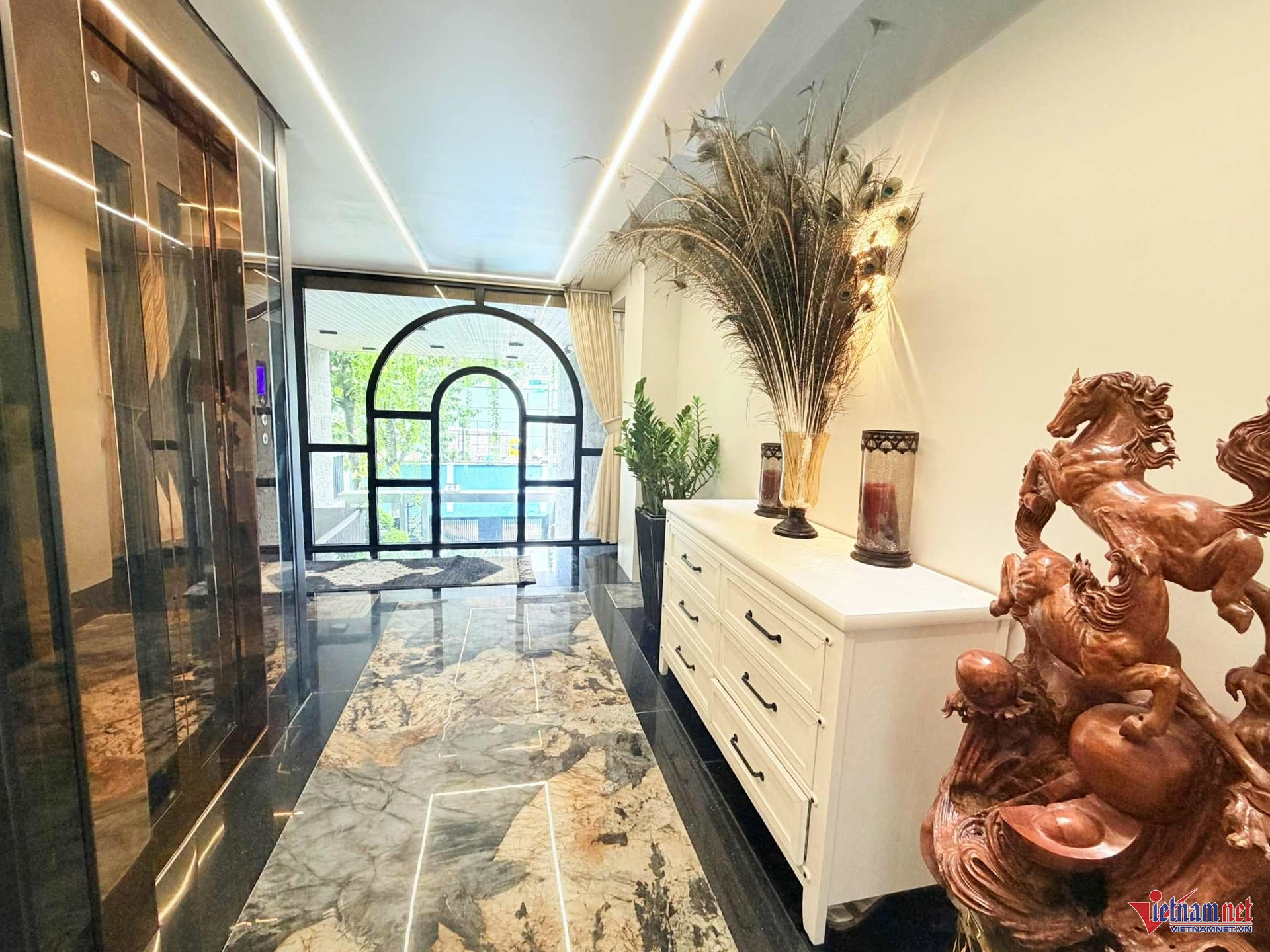 Nhà phố 5 tầng giá hàng chục tỷ càng ngắm càng mê của ca sĩ Quách Thành Danh - 2