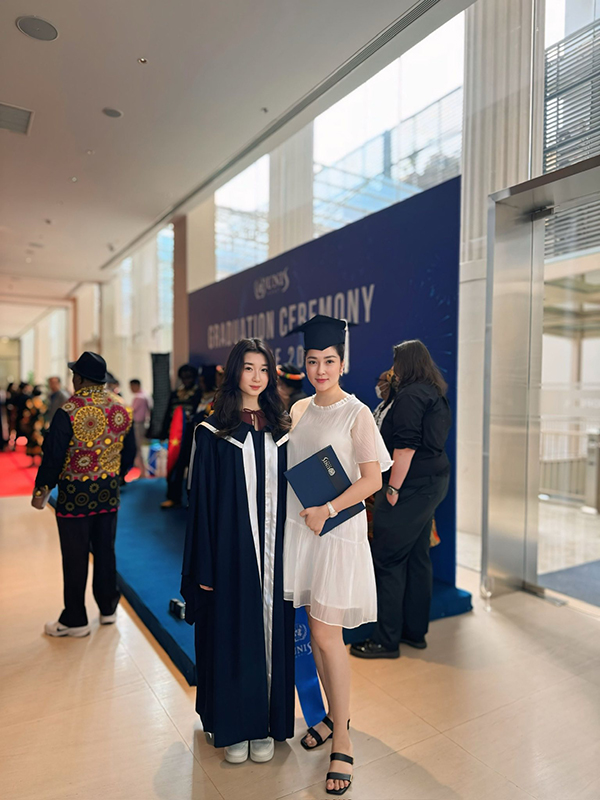 Con gái Nguyễn Thị Huyền tròn 18 tuổi - 2