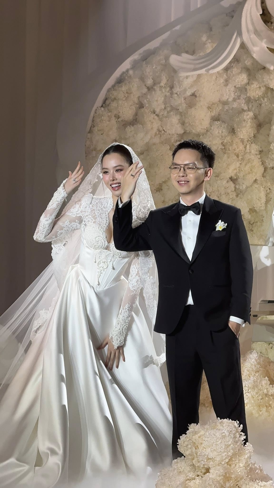 Vợ chồng Khánh Vân cùng dàn sao dự đám cưới Tâm Như - 9