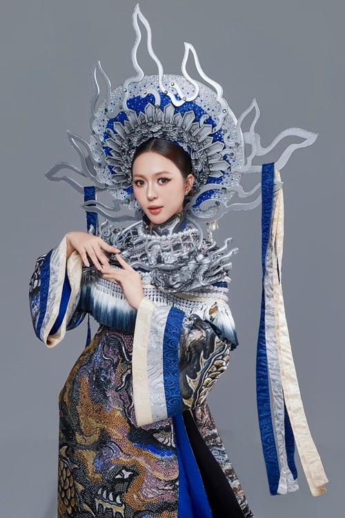 Kiều Duy suýt khóc trước khi thi National Costume ở Miss International 2025 - 4