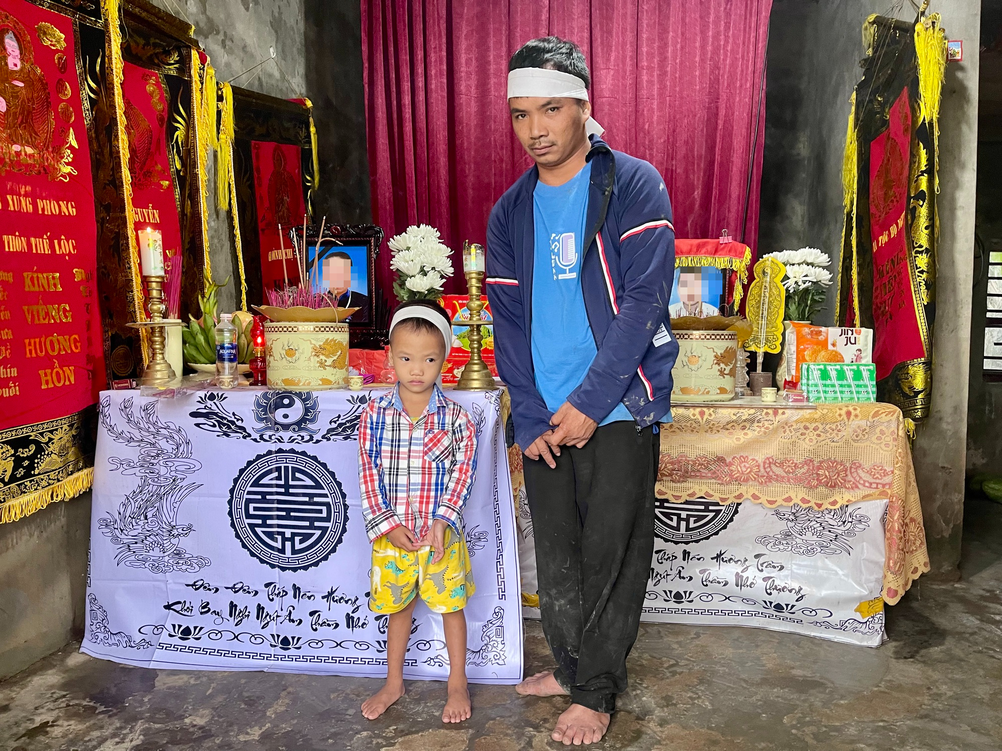 Chưa đầy hai năm, Minh Phúc hai lần chịu tang người thân yêu nhất là mẹ và bà ngoại.